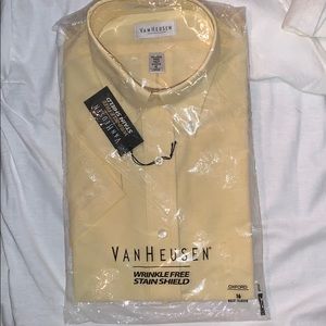 Van Heusen size 16 Half Sleeve Oxford Yellow New in package